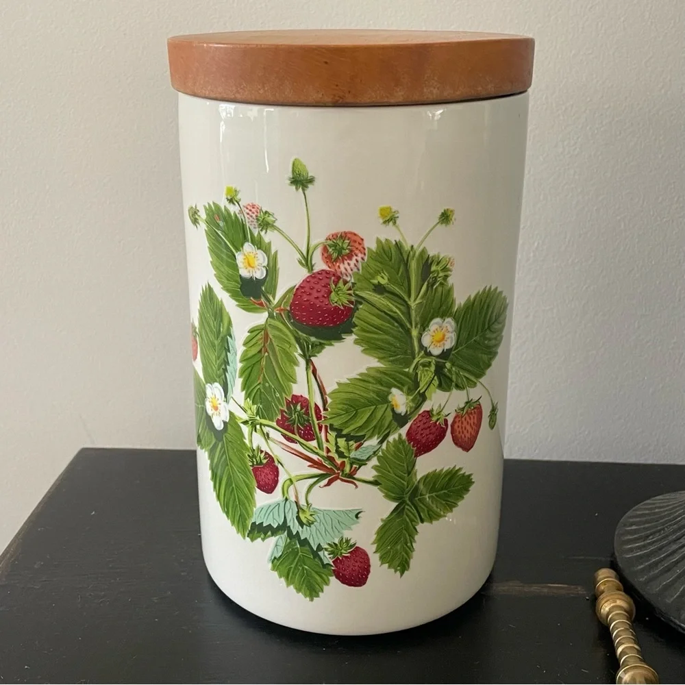 PORTMEIRION SUMMER STRAWBERRIES FLOUR CANISTER 8 1/4